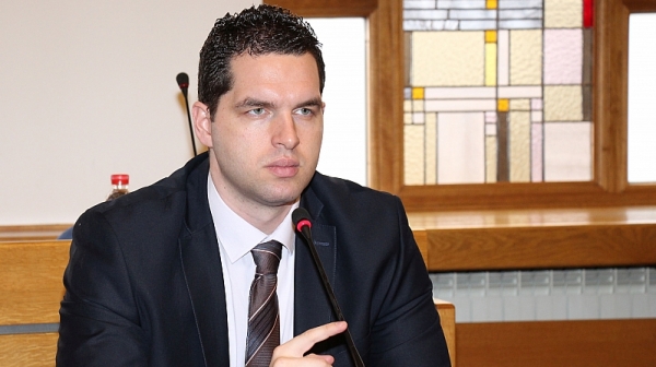 Николай Николов: Очевидно кметът Фандъкова не желае да се бори срещу травеститите и хамалите на пл. ”Македония”