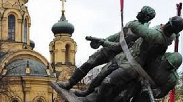 Москва атакува Полша за разрушаване на съветските паметници