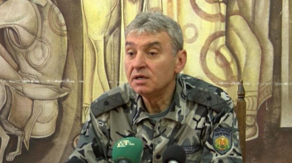 Генерал хвърли оставка, несъгласен с решението за НВУ