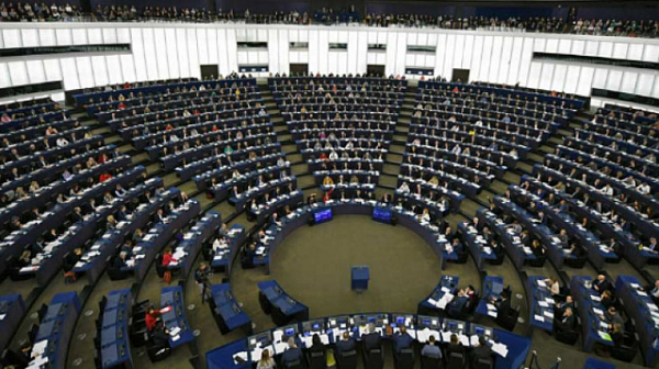 Евродепутатите обявиха война на дезинформацията и кибератаките