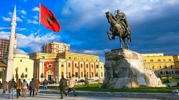За първи път в албанския тв-ефир прозвучаха новини на български език