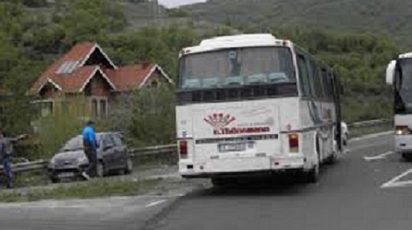 Премиерът разпореди проверка на субсидиите за автобуси в отдалечени места