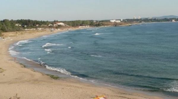 Строежи на плажа Корал и в Ахтопол