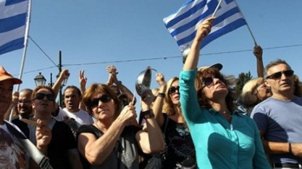 Гърция парализирана от стачката на синдикатите