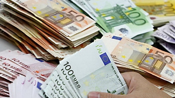 Еврото поевтиня след провала на коалиционите преговори в Германия