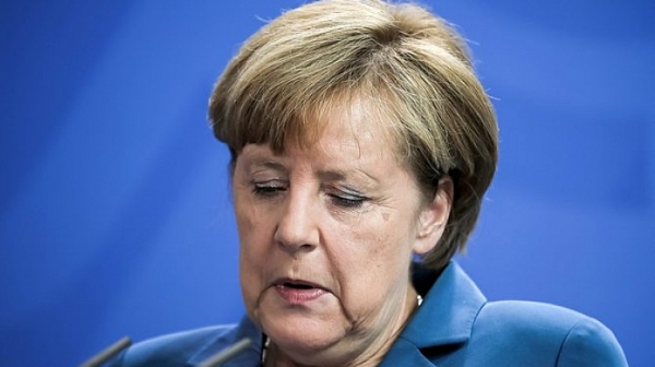 ARD поиска оставката на Меркел