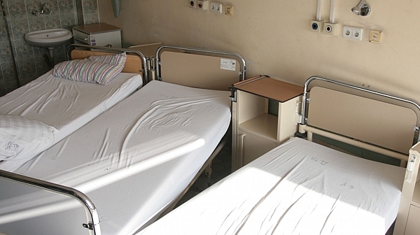 Болницата в Поморие отново отвори врати