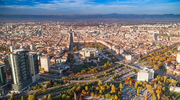 Никола Вапцаров и Мариан Башур провалят чужди инвестиции в небостъргачи в София
