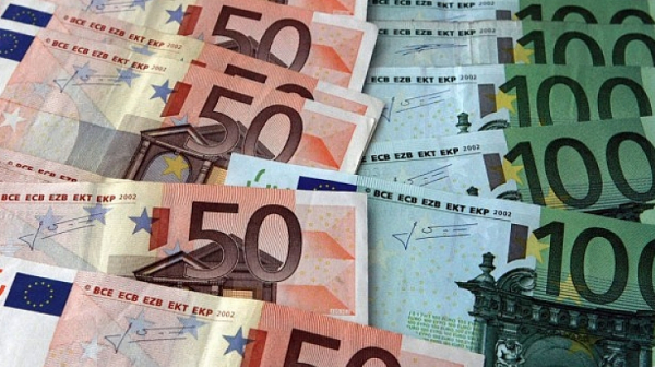 Спестяваме до 70 млн. € годишно от по-ниските такси за банкови преводи