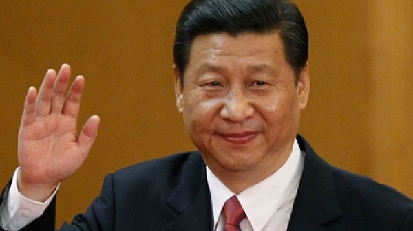 В Китай поставиха Си Дзинпин наравно с Мао Дзедун