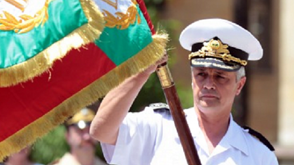 Командирът на ВМС преплува 4 км на маратона Галата-Варна