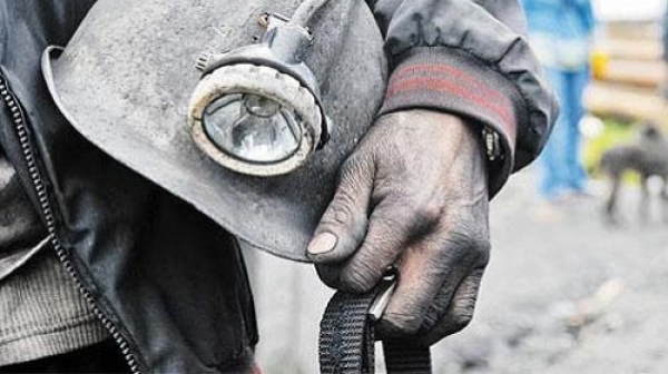 400 миньори от „Бобов дол“ търсят работа близо година, мизерстват