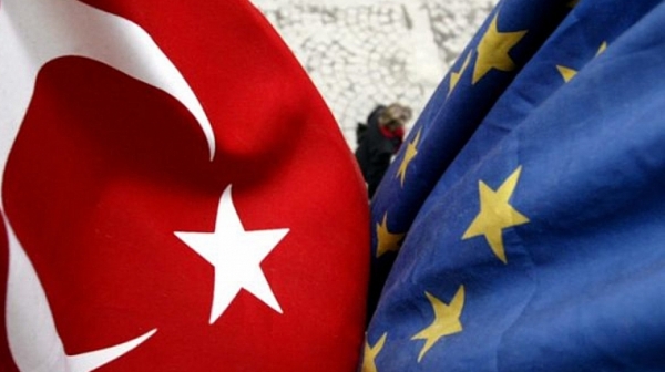 ЕС спира 4,3 милиарда евро помощ за Турция