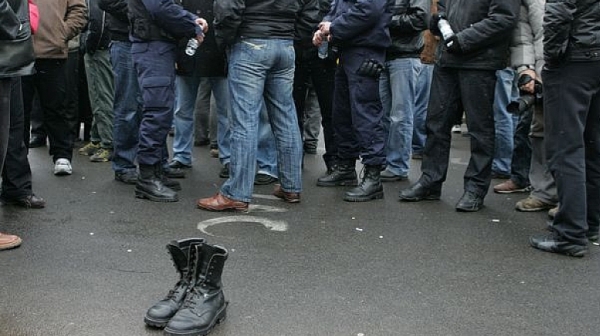 Полицаи и пожарникари излизат на нов протест за заплати