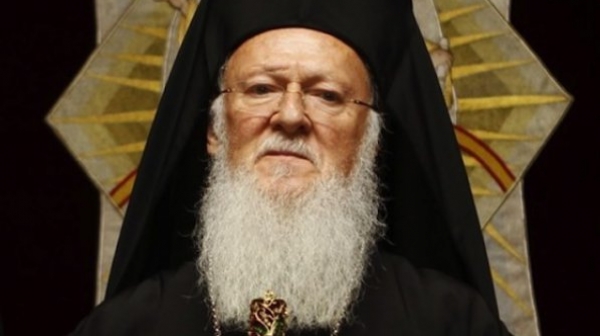 Гръцки митрополит обвини Вселенския патриарх, че разцепва православието​