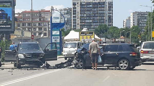 Тежка катастрофа в София, движението е блокирано