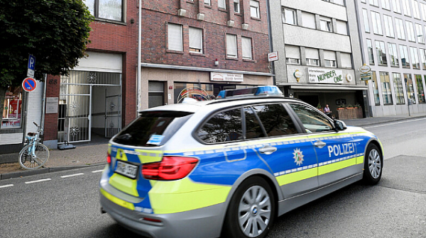 Претърсвания на апартаменти в Кьолн заради съмнения за атентати