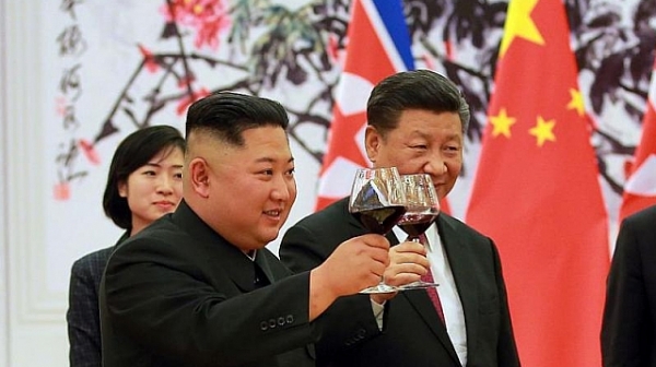 Ким Чен Ун става на 35, празнува в Китай