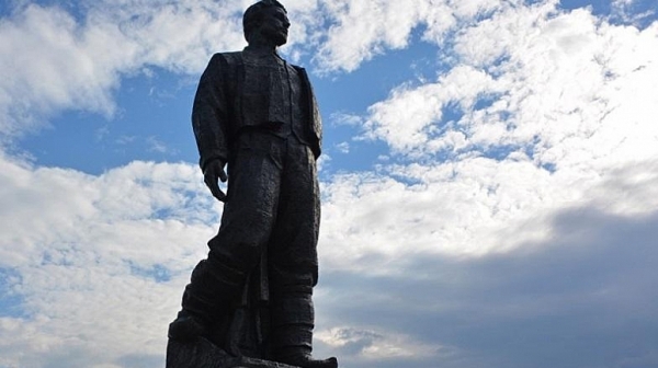 Позор! Вандали оскверниха и паметника на Левски в Ловеч