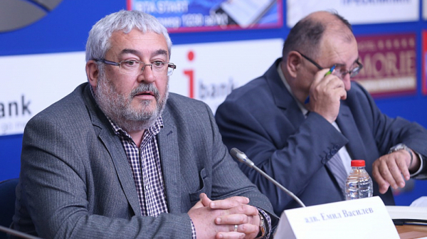 Адв. Василев: Корпоративни интереси стоят зад обиските на кабелни оператори