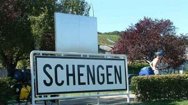 ЕП призовава за приемането ни в Шенген