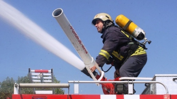 И пожарникарите искат увеличение на заплатите си