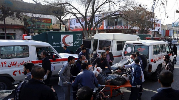 Кола-бомба уби 10 души в Кабул, над 40 са ранените