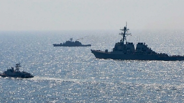 Русия: Американските кораби в Черно море трябва да стоят далече от руските брегове