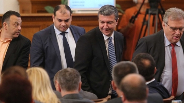 Премиерът Борисов пак загърби вота в парламента, духом бил в НС