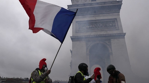 287 ареста преди протести на „жълтите жилетки“ в Париж