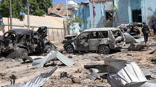 15 загинали при двоен бомбен атентат в Сомалия