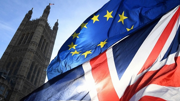 Напредък: Мей и Юнкер договориха предпазна мярка за излизането от ЕС
