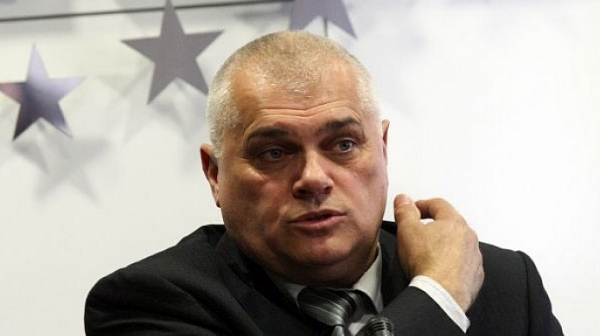 Шефът на МВР заговори като Борисов за изчитване на къщичката