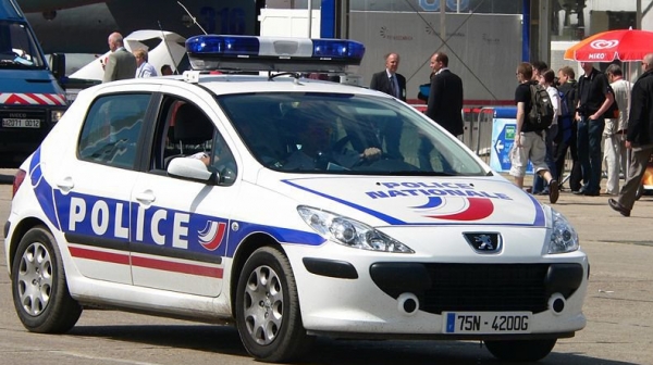 Разбиха терористична мрежа във Франция