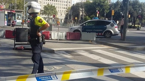 Евакуирани са два влака в Барселона заради предполагаемо взривно устройство
