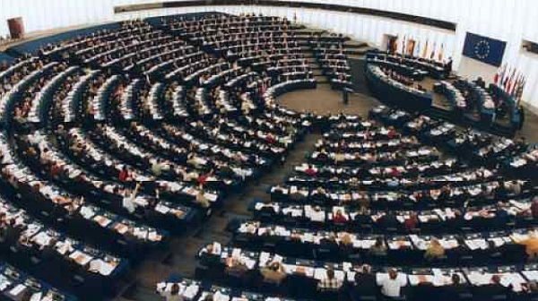 ЕП гласува резолюция за спиране на преговорите с Турция