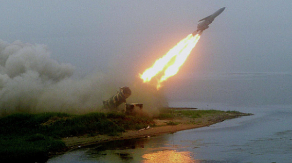 ”Пълна глупост” било Русия да удари САЩ с ракети ”Циркон”