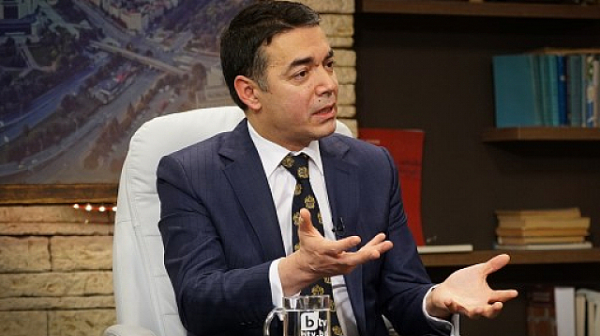 Македонският външен министър увърта за историята и езика