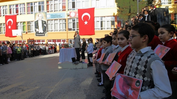 В турските училища - джихадът е любов към родината