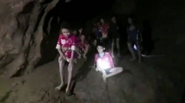 Извадиха всички деца от пещерата в Тайланд