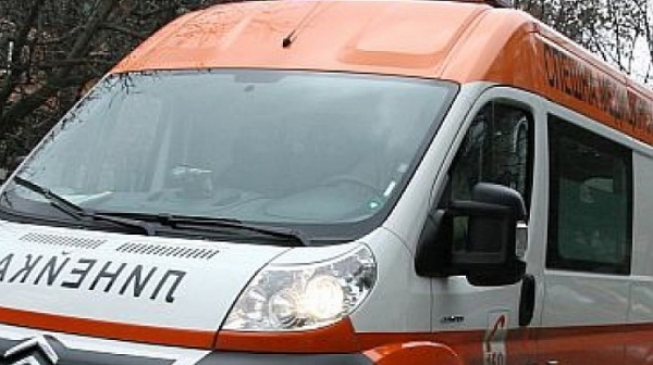 Автобус и циментовоз се удариха на пътя София - Самоков, ранени са петима