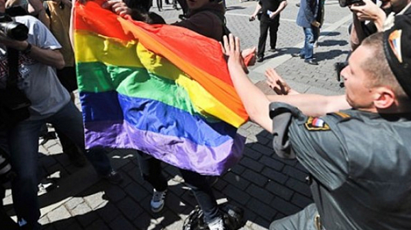Съдът в Страсбург осъди Русия за отказ да регистрира лесбийки и гейове