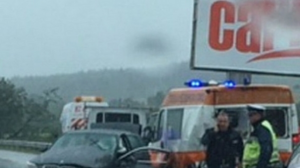 Кола удари линейка на АМ  ”Тракия”, дошла за катастрофа