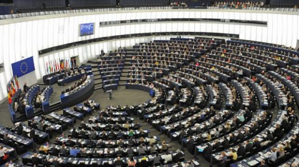 Изборите за евродепутати започват в Холандия и Великобритания