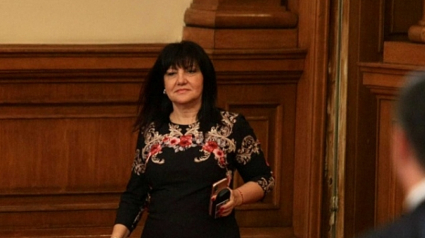 Албена Белянова пита ребром Караянчева: Допустимо ли е шеф на институция да ме насилва?