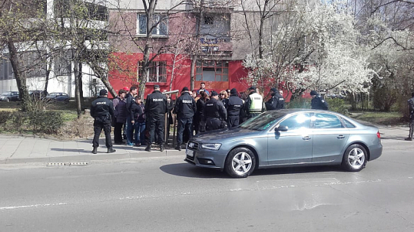 Невиждан терор на полицаи срещу хора от „Дунарит“  пред спецсъда, оправадат се с „устна заповед отгоре“ /допълнена/