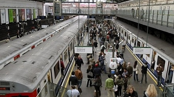 16 са пострадалите в лондонската метростанция Oxford Circus
