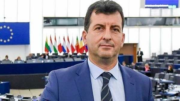 Евродепутат: България е сред най-пострадалите от Болшевишката революция