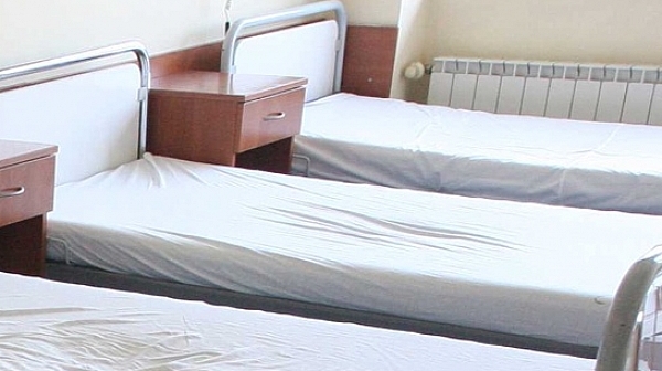 Близначета са в болница в Пловдив с кръвоизливи, подозират домашно насилие