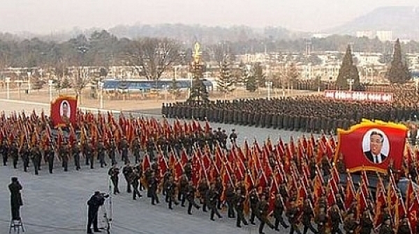 Северна Корея привика посланиците си в големите страни